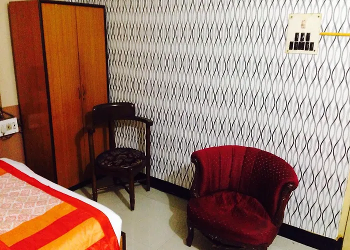 Hotel Bengal -100M From Park Circus 7 Point