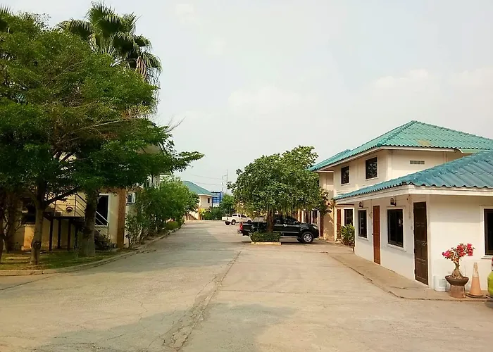 โรงแรมฟ้าพราวฝน Fah Proud Fon Hotel