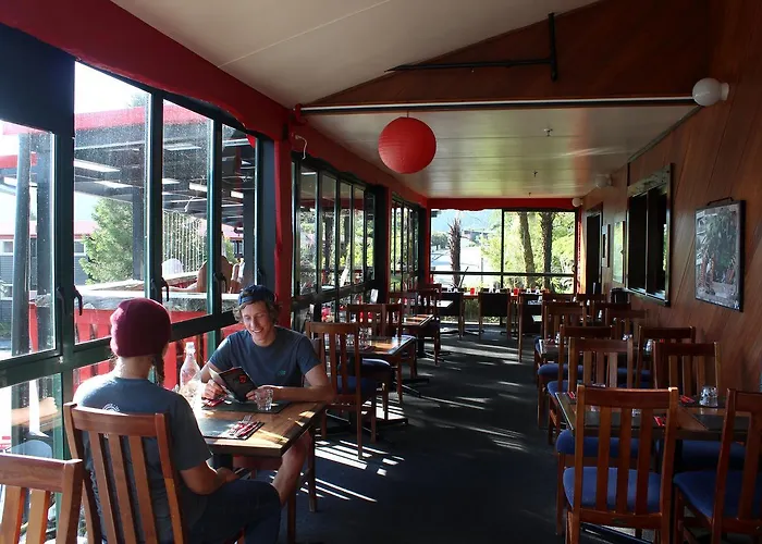 Fox Glacier Pod Hostel & Inn