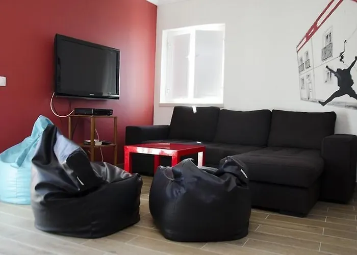 Cloud 9 Hostel