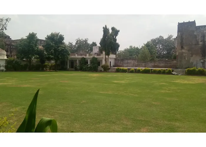 Moon Dance Garden & Restaurant
