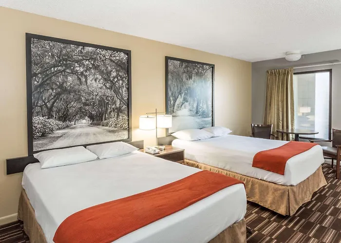 Super 8 By Wyndham Adel Ga I-75