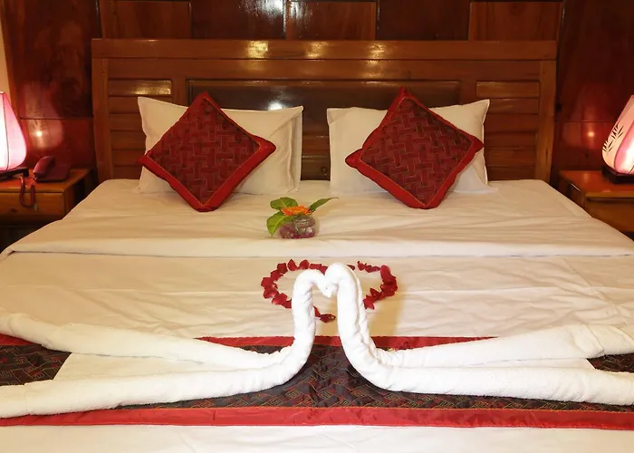 Hoang Thu Hostel