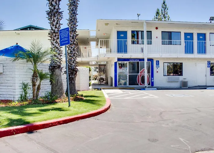 Motel 6-Bakersfield, CA - South
