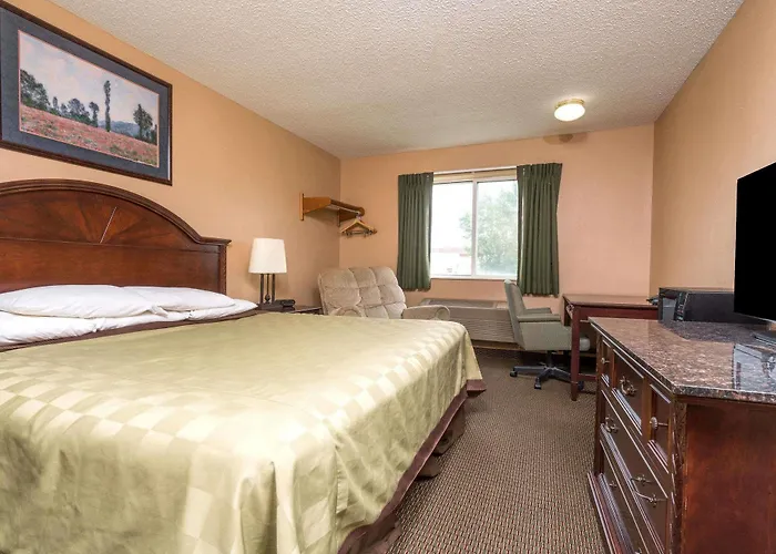 Howard Johnson By Wyndham West Fargo