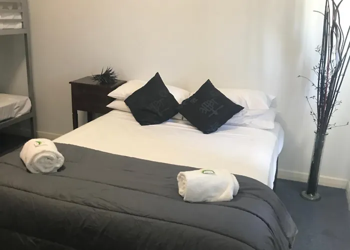Tin Can Bay Budget Accommodation