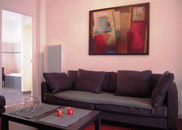 Hostel Meyerbeer - Rooms And Apartments