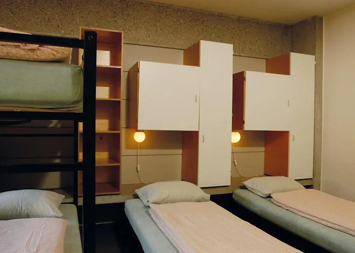 Lausanne Youth Hostel Jeunotel