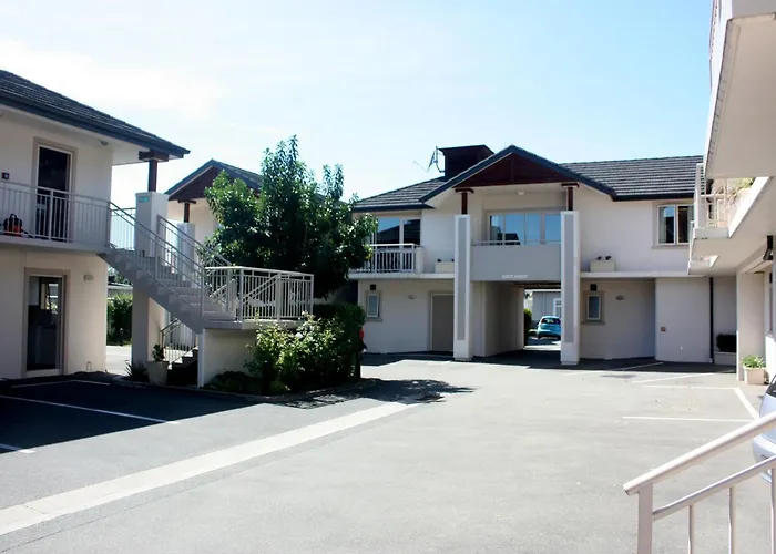 Cedar Grove Motor Lodge