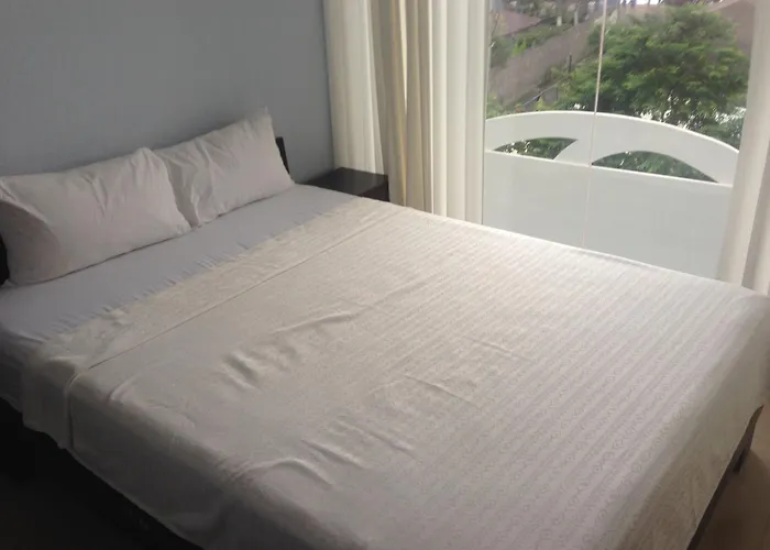 Room2Board Hostel And Surf School