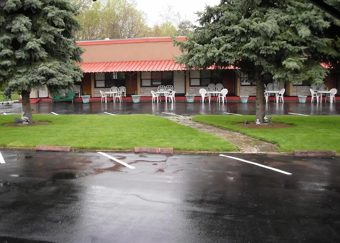 Capricorn Motel Royale 1000 Islands