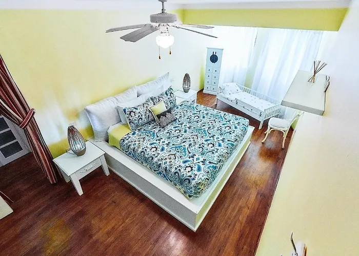 Beach Villas & Apartments Larimar