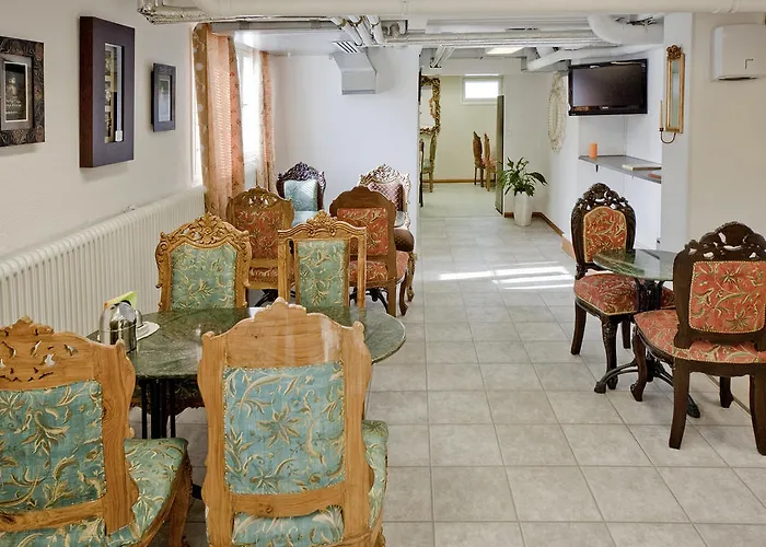 Mango Hotel