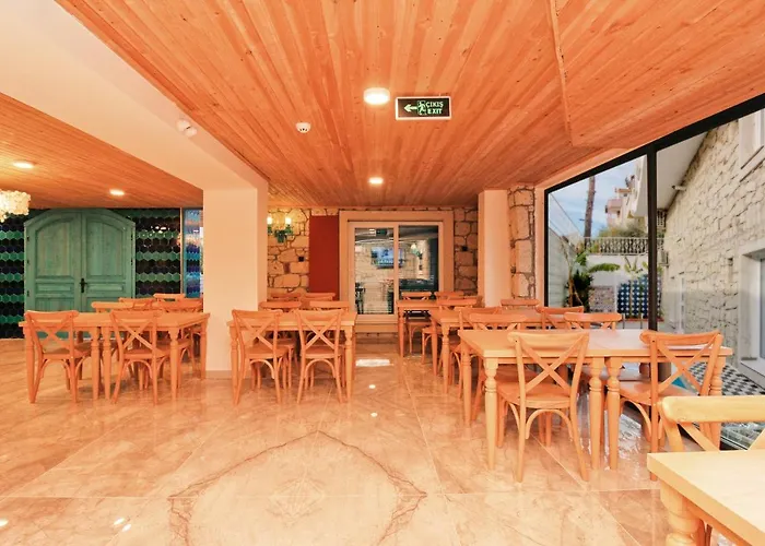 Yazar Lara Hotel