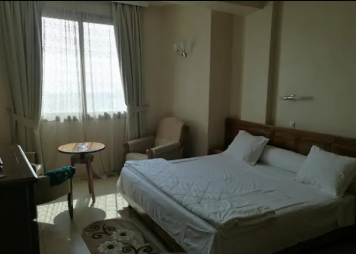 Le Cristale Hotel