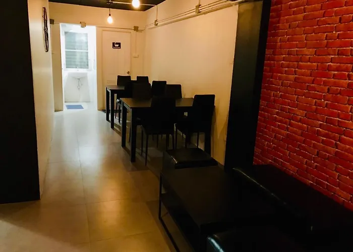 New Warm Light Hostel