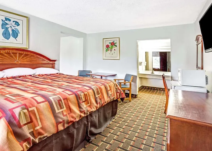 Adrian Inn