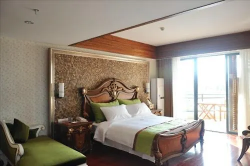 Old Banyan Seaview Hotel Xinglong