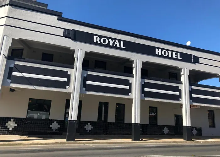The Royal Hotel, Drouin