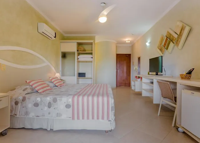 Beach Hotel Cambury