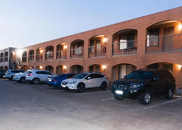 Lake Mulwala Hotel