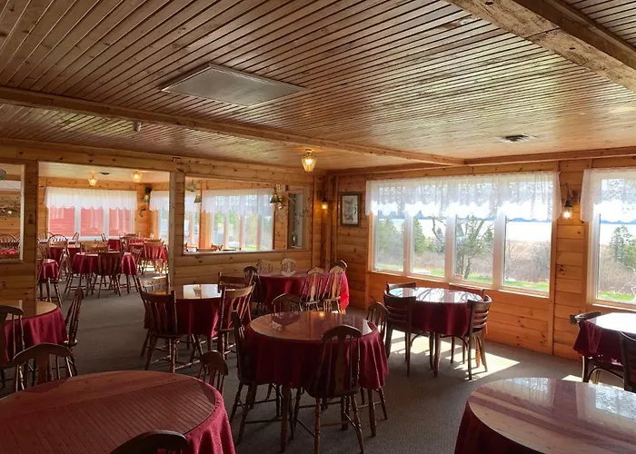 Hopewell Rocks Motel & Country Inn
