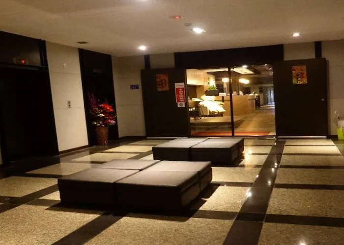 Honest & Warm Hotel