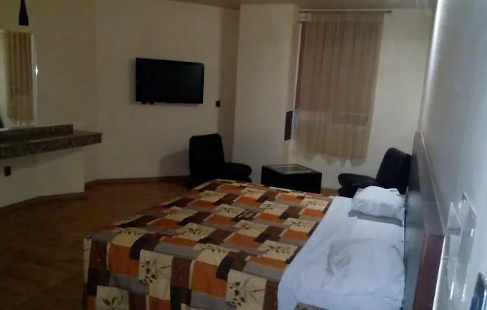 Motel Paraiso Suites