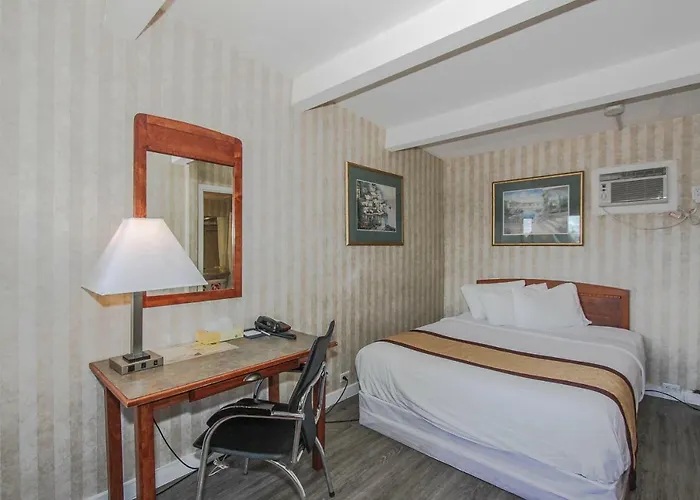 Canadas Best Value Inn Chinook Station