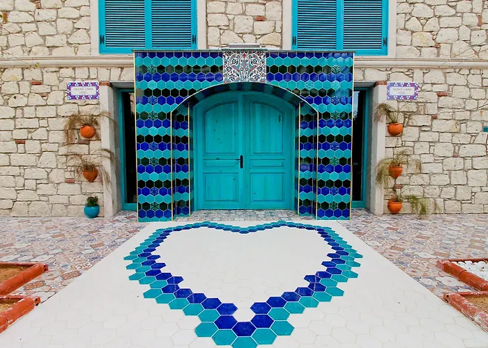 Yazar Lara Hotel