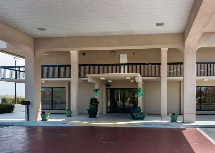 Clarion Pointe