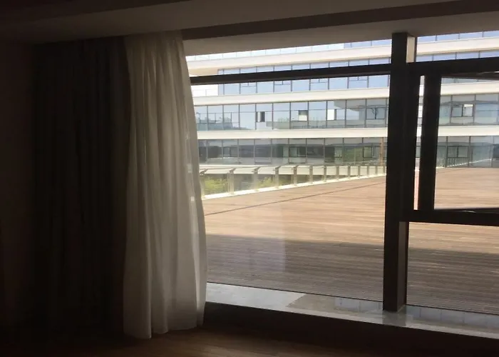 Atour Hotel Fuzhou East Lake Town Changle Airport