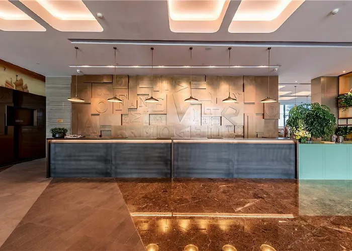 Atour Hotel Fuzhou East Lake Town Changle Airport