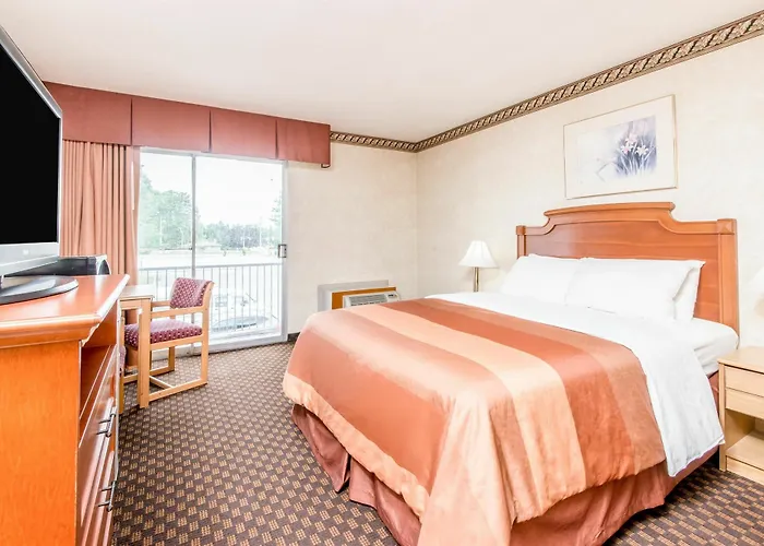 Howard Johnson By Wyndham Kitchener Conestoga
