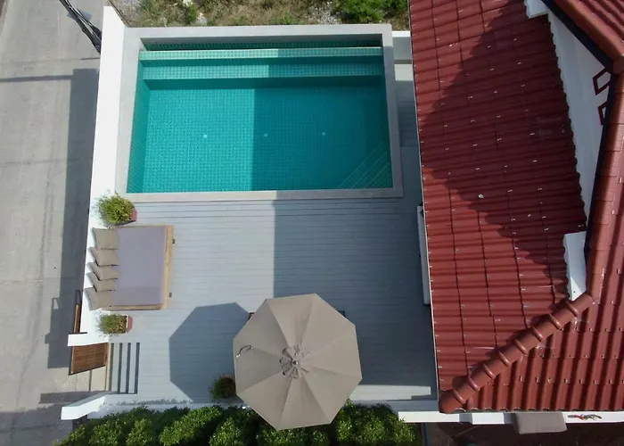 Khamin Pool Villa