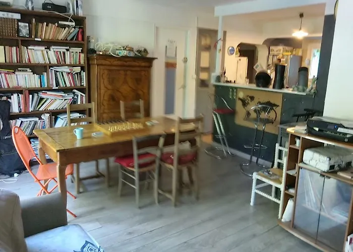 Goclands Tiny Cool Coliving Coworking Villa Garden