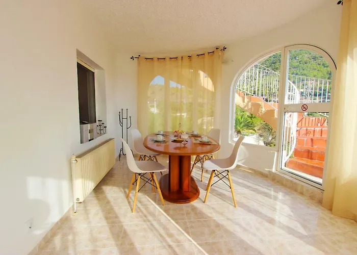 VILLA SPARTACUS - piscina privada y vistas al mar