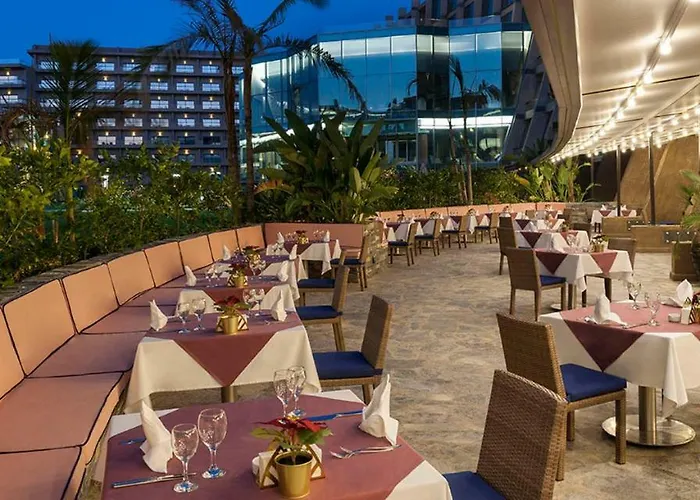 Noah'S Ark Deluxe Hotel & Spa