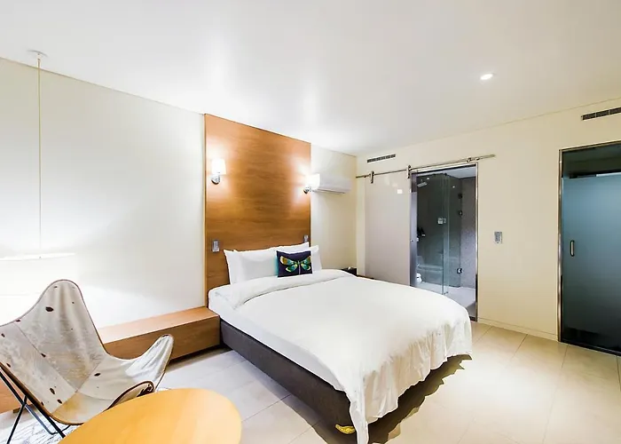 Soho Hotel Airport