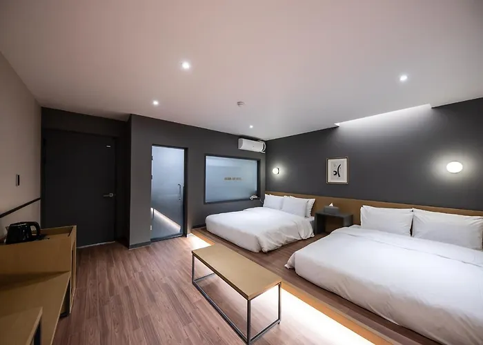Brown Dot Hotel Seong Seo