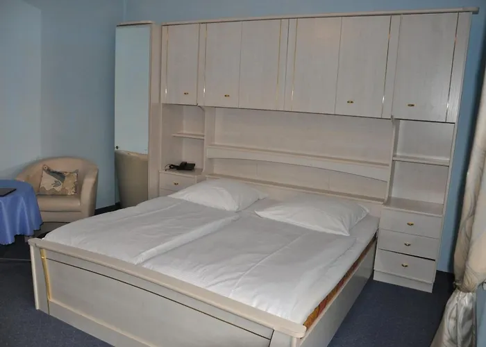 Hotel Pension Savoy Near Kurfuerstendamm