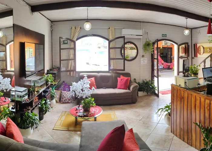 Pousada Alojaki Hostel