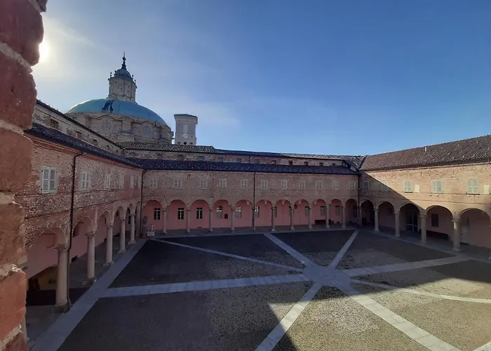Casa Regina Montis Regalis