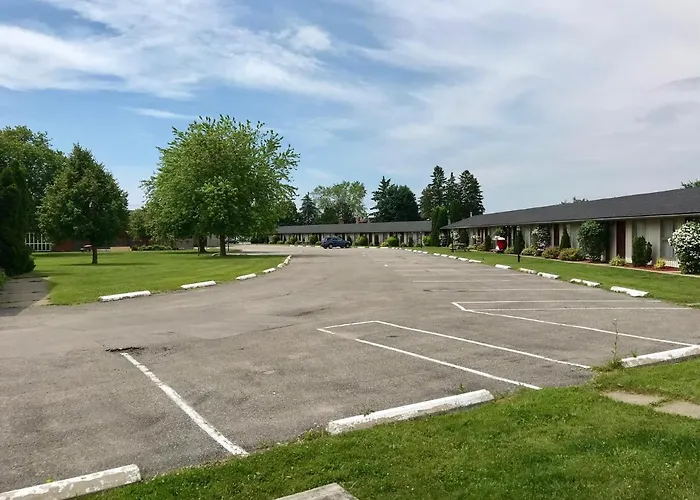 Festival Courtyard Inn