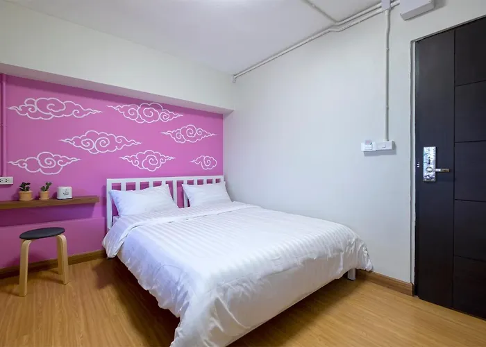 Bed Friends Poshtel