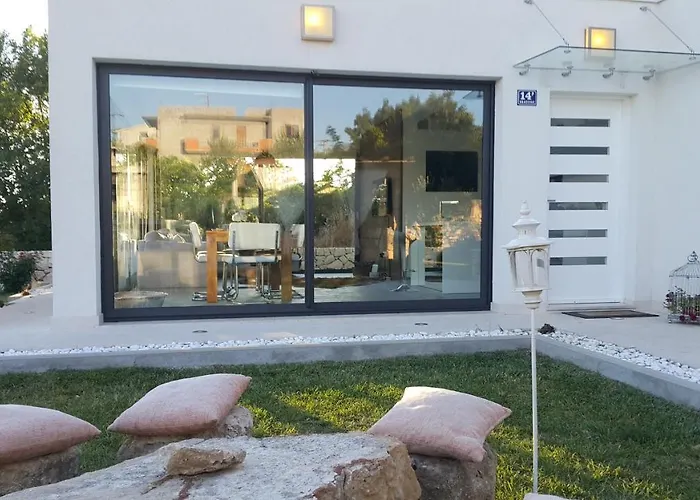 Luxury Villa Luminosa