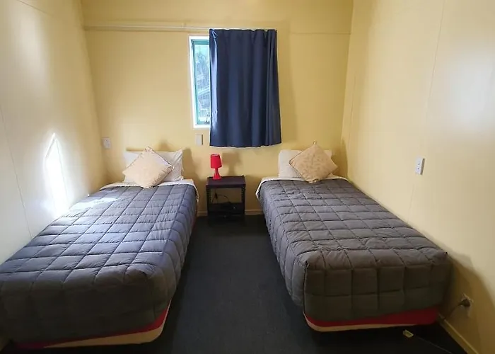 Fox Glacier Pod Hostel & Inn