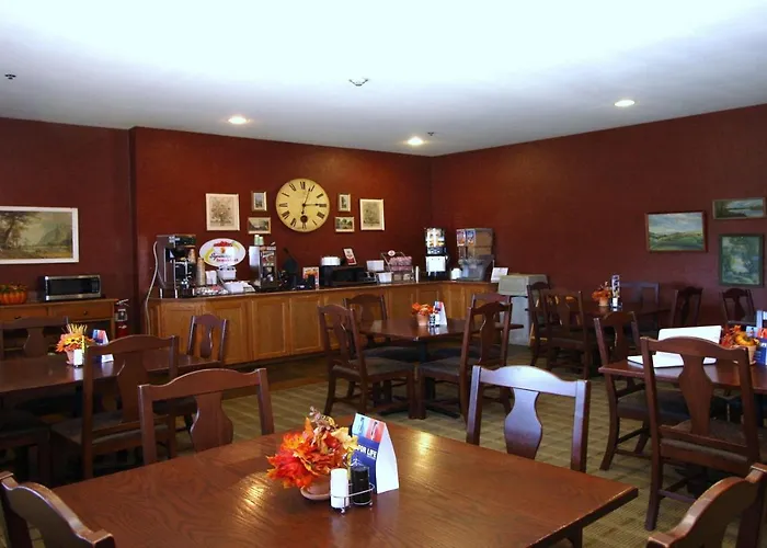 Super 8 By Wyndham Troy