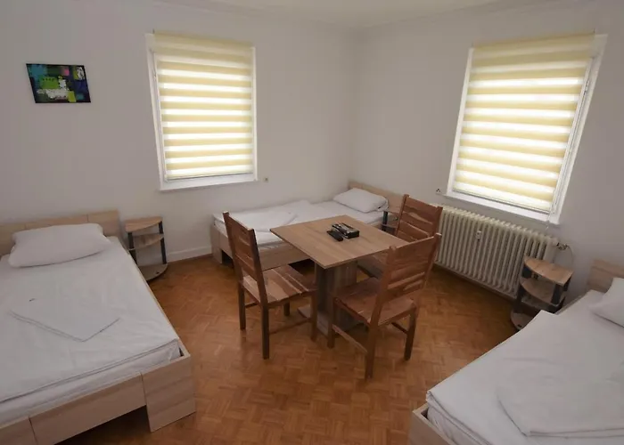Nuertingen Zimmer Mit Gemeinschaftsraeumen