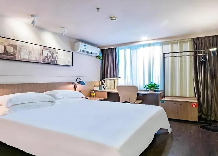 Jinjiang Inn Select Hangzhou Binjiang University Town Puyan Metro Station
